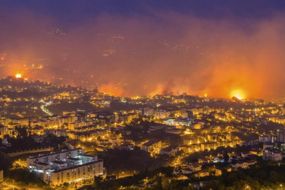 Vista general del incendio de Funchal, en Madeira, el miércoles.