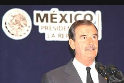 El presidente mexicano Vicente Fox durante un mensaje de solidaridad al pueblo y gobierno español, que fue emitido por los canales de televisión y las radios de México.