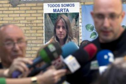 El abuelo y el tío de Marta del Castillo criticaron duramente la sentencia.