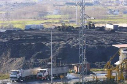 El parque de carbones de Endesa, en imagen de archivo.