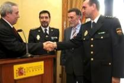 Alejo, segundo por la derecha, junto al nuevo comisario de Zamora