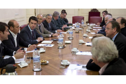 El ministro Soria presidió ayer en la Subdelegación del Gobierno una reunión con Herrera y las autoridades de la provincia.