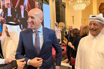 Viaje del alcalde de León a la Embajada de Catar a finales de 2022. TWITTER