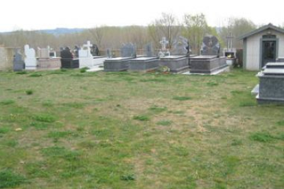 Las tumbas de Pobladura forman una L y han dejado intacto el espacio central donde está la villa rom
