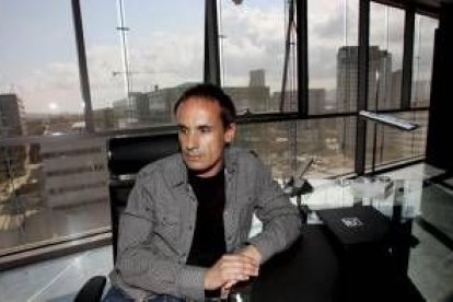 El actor Francesc Garrido durante el rodaje de «Negro Buenos Aires»