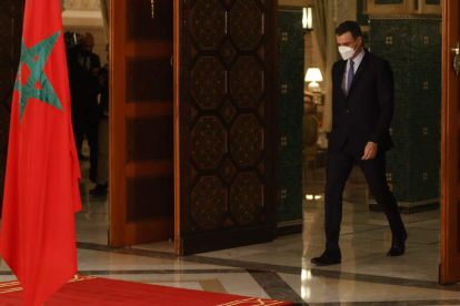 Pedro Sánchez a su llegada a la rueda de prensa ofrecida en Rabat durante su encuentro con el rey de Marruecos. MARISCAL