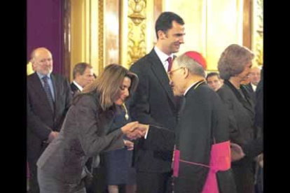 Allí presenció el desfile militar y los actos de las Cortes Generales para conmemorar la Carta Magna.