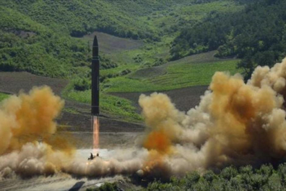 Corea del Norte prueba un misil balístico intercontinental, el pasado 4 de julio