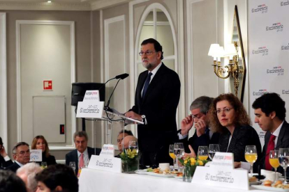 El presidente del Gobierno, Mariano Rajoy, durante su intervención en un desayuno informativo celebrado ayer. BALLESTEROS