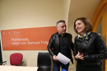 Santiago Macías junto a Isabel Baílez, ayer. ANA F. BARREDO