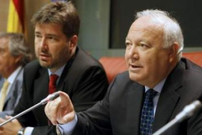 Moratinos, junto al presidente de la Federación de Comunidades Judías, Diego de Ojeda.