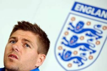 Steven Gerrard en Irding, al término de un entrenamiento de la selección inglesa.