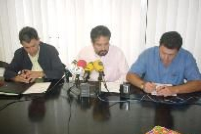 Jesús Esteban, Domingo Carrasco y Víctor Arroyo, en agosto al presentar el proyecto Proder berciano