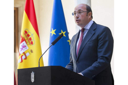 Pedro Antonio Sánchez presentó ayer su dimisión como presidente del Gobierno de Murcia. M. GUILLÉN