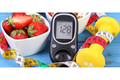 Podómetros y alimentos sanos para controlar el peso. DL