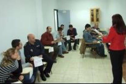 Una de las sesiones del curso sobre violencia de género que comenzó ayer