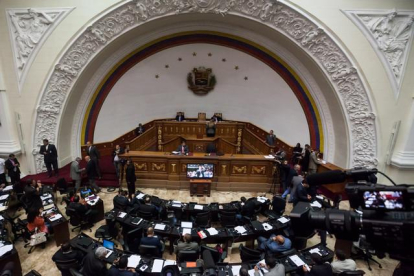 El hemiciclo de la Asamblea Nacional de Venezuela en la sesión que rechazó  el decreto de emergencia económica propuesto por el presidente Nicolás Maduro.