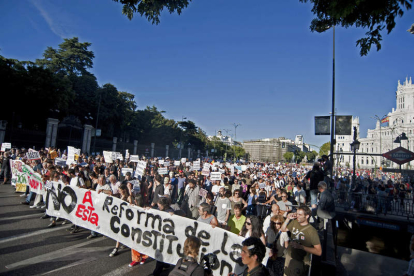 Cabecera de la manifestación convocada ayer en Madrid para protestar por la reforma.