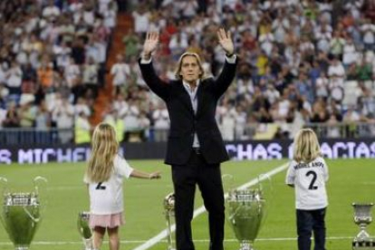 Homenaje de despedida de la afición a Michel Salgado.