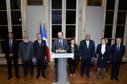 El primer ministro de Francia, Edouard Philippe se ha reunido con los dirigentes de la Nueva Caledonia para detallar las condiciones del referéndum de independencia que se celebrará en 2018