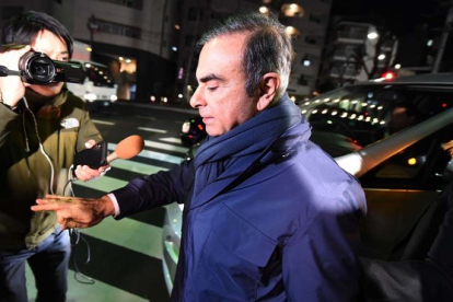 Carlos Ghosn en el momento de su detención.