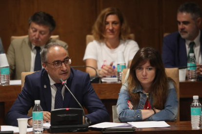 Olegario Ramón, en un reciente pleno en el Ayuntamiento de Ponferrada. L. DE LA MATA