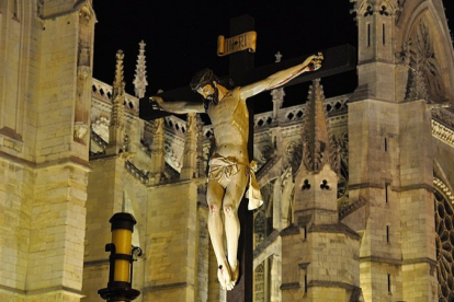 El Santísimo Cristo del Desenclavo sale hoy a las calles de San Martín. DL