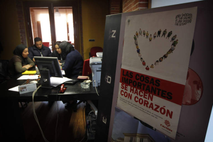 Cáritas de León pedirá la ayuda de médicos voluntarios para atender a la población inmigrante que esté sin cobertura.