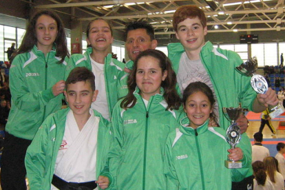 Componentes de la Escuela de Toral de los Vados.