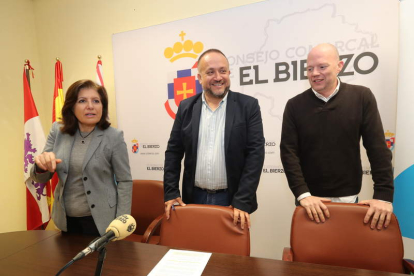 Misericordia Bello, Gerardo Álvarez Courel y Pablo Linares. LDLM