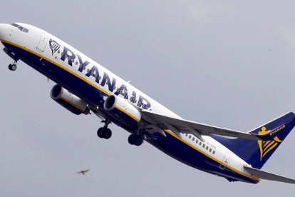 Un avión de Ryanair en una imagen de archivo.  /