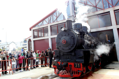 La 31 salió del Museo del Ferrocarril a las 12.00 horas aunque su encendido empezó a las 8.00.