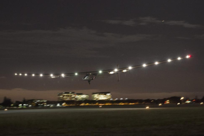 El 'Solar Impulse II' aterriza en Mountain View (California).