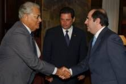 El presidente de la Junta recibe a los representantes de Brasil