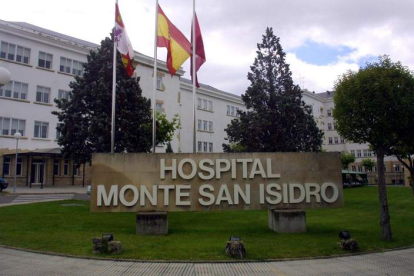 Fachada del Hospital Monte San Isidro de León.
