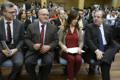 Herrera y Clemente, ayer, en la presentación de la estrategia de la Junta en agricultura y ganadería.