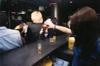 La Policía Local tramitó varias denuncias a bares de copas en la pasada madrugada
