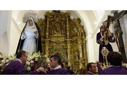 Jueves Santo en Sahagún. Procesión de la Oración del Huerto, suspendida a causa de la lluvia en 2019. ACACIO DÍAZ