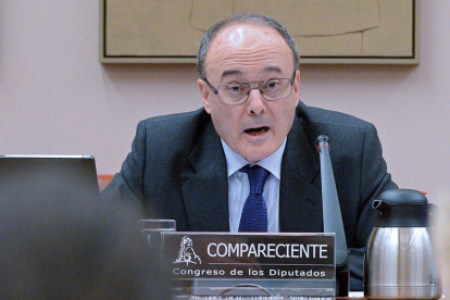 El gobernador del Banco de España, Linde. FERNANDO VILLAR