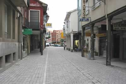 Recientemente se ha llevado a cabo la peatonalización de algunas calles del centro para favorecer su tránsito y liberarlas de circulación.