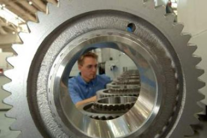 La patronal del metal insta a sus asociados a imitar los convenios de Sevilla y Navarra