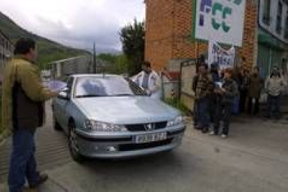 Los trabajadores trasladaron ayer las concentraciones hasta las puertas de la empresa en Ponferrada