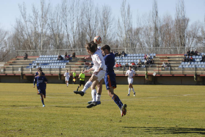 Partido de fútbol de división de honor juvenil Cultural Leonesa - Real Madrid. F. Otero Perandones.