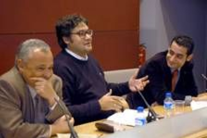 Gonzalo Santonja, Juan Manuel de Prada y Julio Valdeón, durante la clausura del congreso
