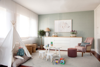 La generación X cuida que en sus casas haya detalles para los más pequeños. Foto FELIPE SCHEFFEL. Cedida por el Estudio NATALIA ZUBIZARRETA INTERIORISMO