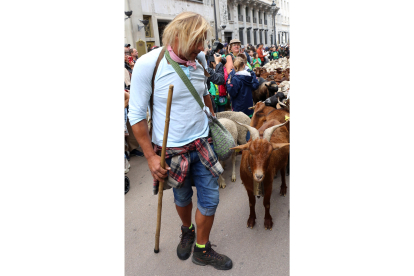Más de mil ovejas y 200 cabras recorren el centro de Madrid en la Fiesta de la Trashumancia. BENITO ORDÓÑEZ