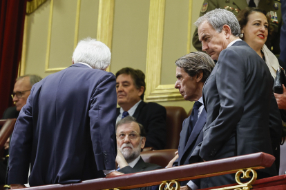 (i-d) Los ex presidentes del Gobierno Felipe González, Mariano Rajoy, José María Aznar y José Luis Rodríguez Zapatero. EFE/ CHEMA MOYA