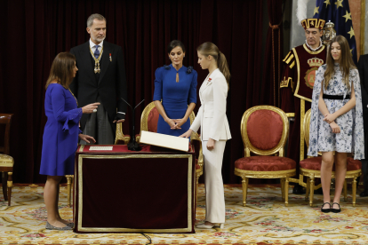 La princesa Leonor jura la Constitución. EFE/BALLESTEROS