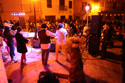 Concierto del festival en la Plaza Mayor de Villamañán. DL
