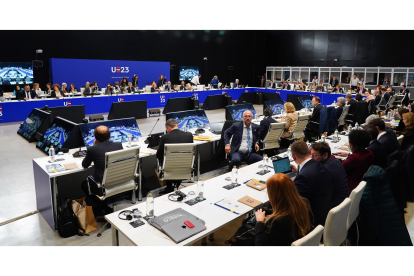Primera sesión de la cumbre informal ministerial de Telecomunicaciones organizada en el marco de la Presidencia española del Consejo de la Unión Europea. ICAL